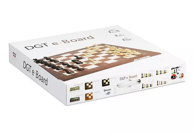 DGT USB electronic chessboard, wenge/ maple + Ebony figures